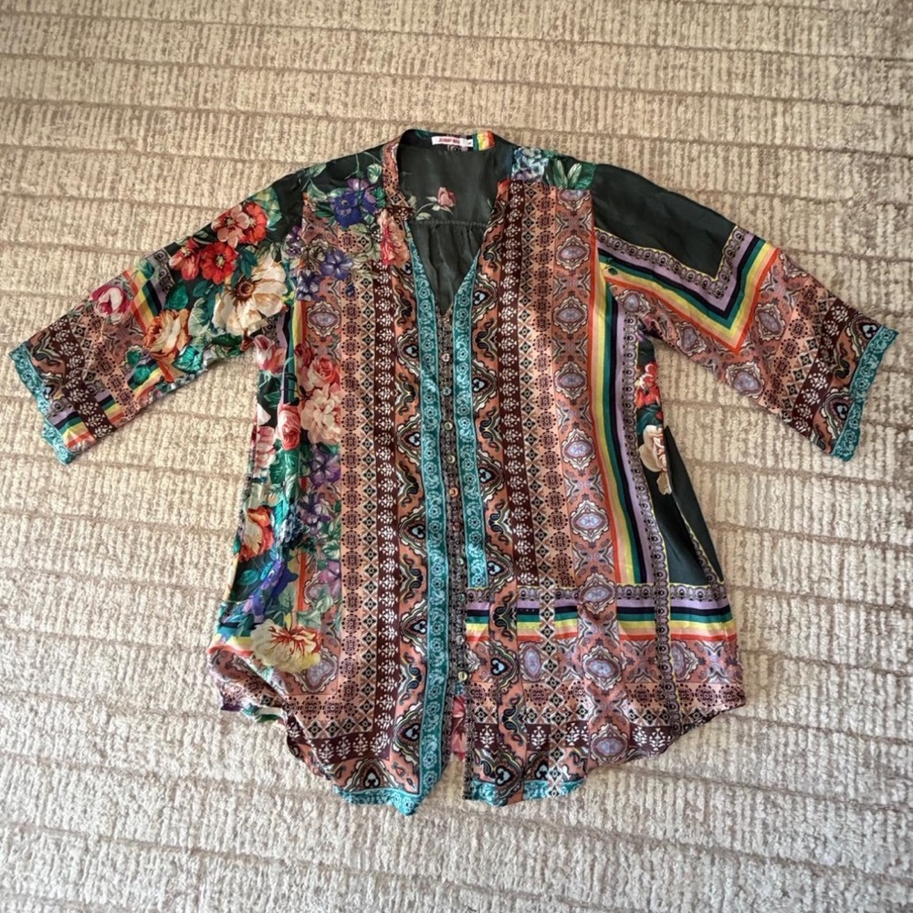 SOLD LIVE! Johnny Was 100% SILK Floral & Geometric Patterned Blouse! NWOT